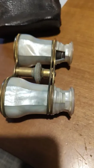 Binoculares antiguos nacarados