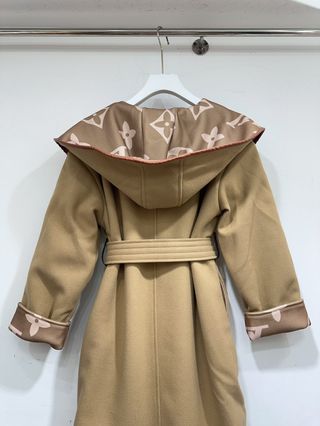 Abrigo de lana, nuevo a estrenar, nunca usado