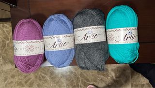 4 Ovillos Lana DMC Artic 100gr