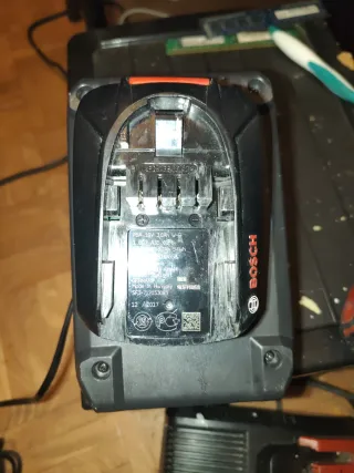 Cargador Bosch AL 1880 CV