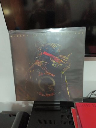 Queens of the Stone Age - Discografía 8 LPS