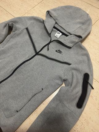 Chaqueta Nike Tech Fleece Gris