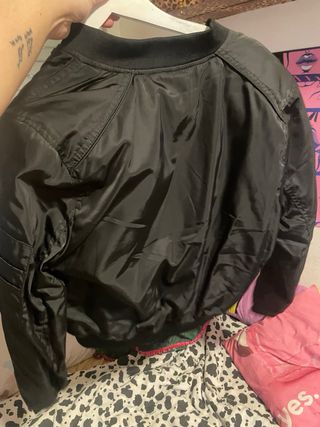 Chaqueta bomber negra