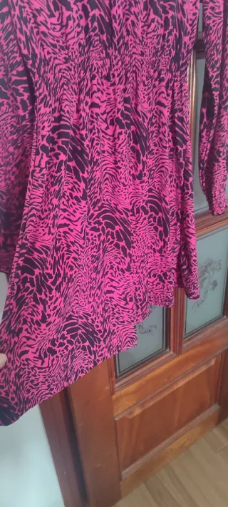 Vestido estampado rosa y negro elástico Talla L