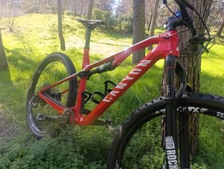 Canyon carbono seminueva doble suspension 29" BTT