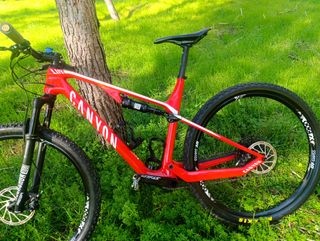 Canyon carbono seminueva doble suspension 29" BTT