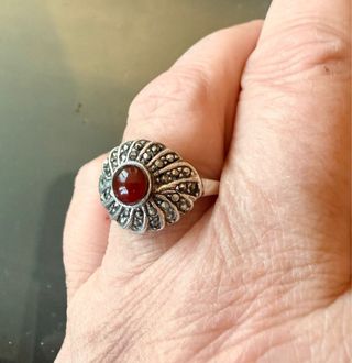 Anello Argento 925 con Pietra Rossa e Marcasiti