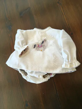 Trajecito artesanal para muñeco reborn