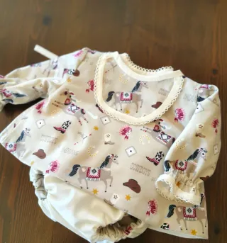 Trajecito artesanal para muñeco reborn