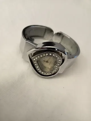 Reloj YAQIN Corazón con Cristales