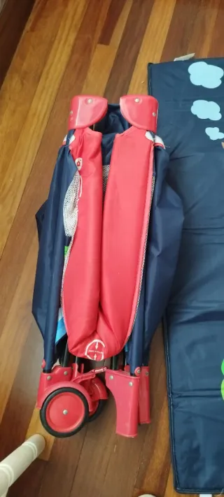 Cuna de viaje con adaptador de altura