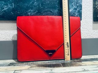 Bolso Mango Rojo Tipo Sobre Clutch 18x26 CM