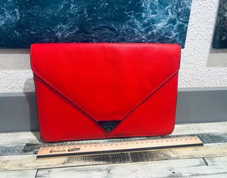 Bolso Mango Rojo Tipo Sobre Clutch 18x26 CM
