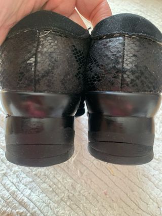 Zapatos charol negros talla 39 de piel