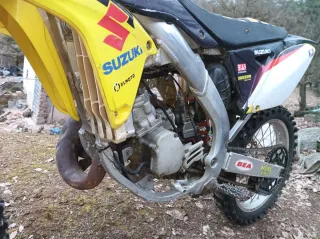Suzuki RMz-yamaha yz 125  2012