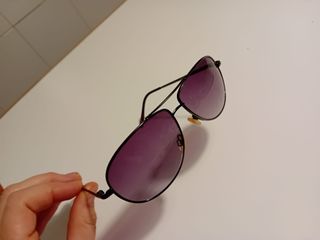 Gafas de sol aviador moradas y plateadas