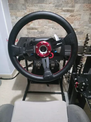 Simulador Logitech Volante y Pedales