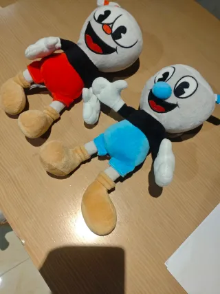 Peluches Cuphead y Mugman