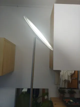 Lámpara de pie moderna metal