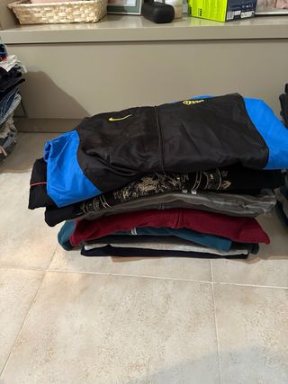 Lote de ropa edad 8-16 Total de prenda 187