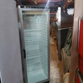 Nevera vertical para negocio