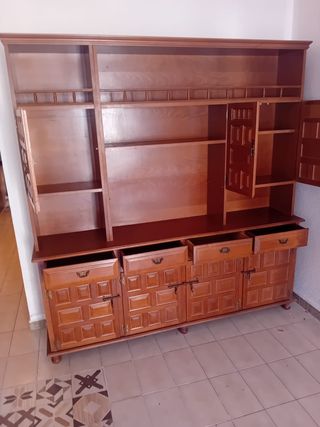 VITRINA MADERA COMO NUEVA 40 EUROS, CARTAGENA