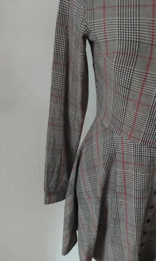 Vestido Zara cuadros gris y rojo