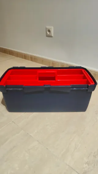 Caja de herramientas vacía Tayg