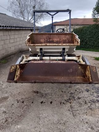 Dumper con pala