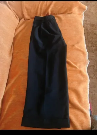 Pantaloni neri svasati