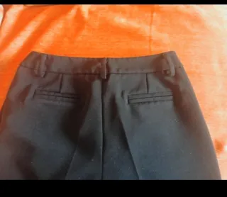 Pantaloni neri svasati