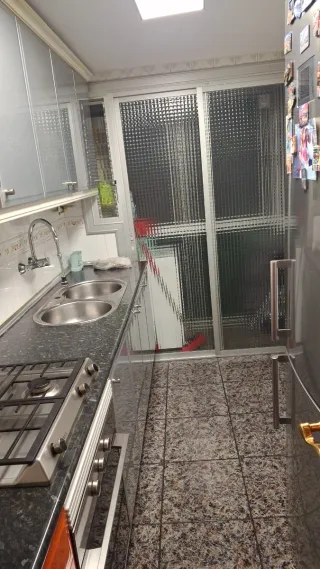 Alquilo habitación amplia ambiente familiar