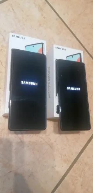 2 Samsung Galaxy A71 y fundas de Friends regalo