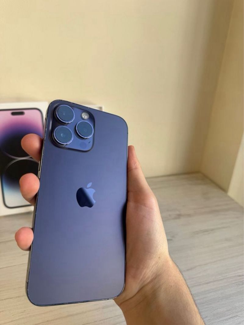 iPhone 14 Pro Max Morado