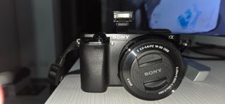 Sony Alpha 6000 Mirrorless Fotocamera