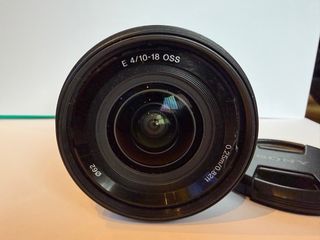 Objetivo Sony E 10-18mm f/4 OSS