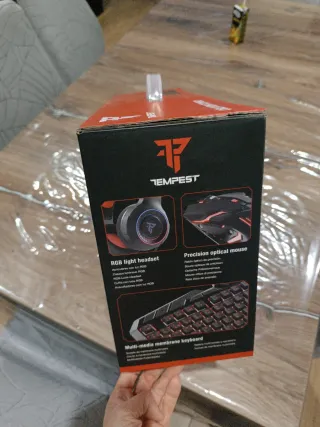 Pacchetto gaming Tempest Oblivion con tastiera, mouse e cuffie
