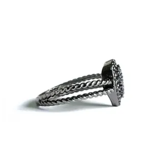 Anillo "Corazón negro".