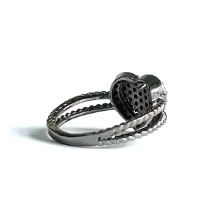Anillo "Corazón negro".