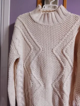 Jersey de punto beige trenzado