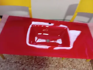 Lavabo de cristal rojo