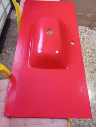 Lavabo de cristal rojo