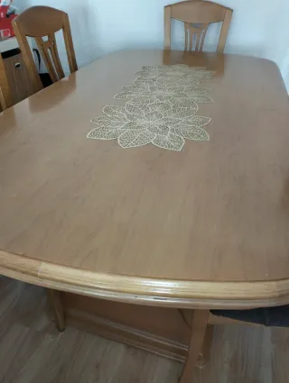 Mesa de salón de roble