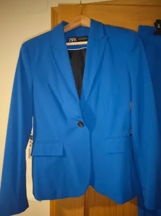 Traje Zara azul talla 38