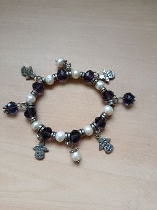 Pulsera con charms ángel y perlas
