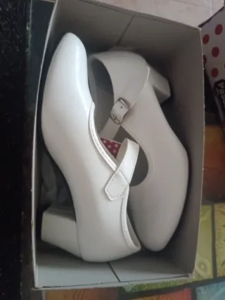 Zapatos Flamenca Blancos Nuevos talla 31