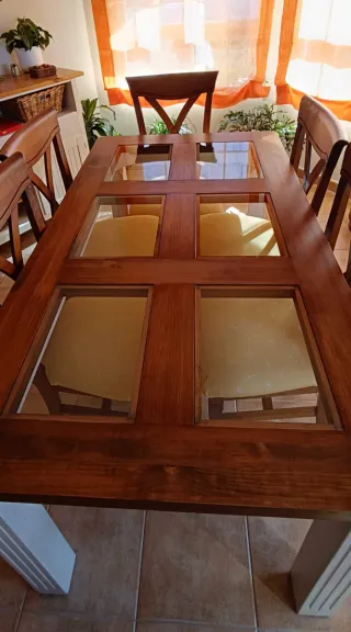 Mesa Comedor Madera y Cristal y Sillas