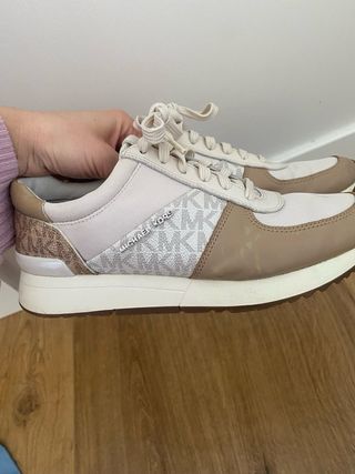 Zapatilla Michael Kors Beige y Marrón