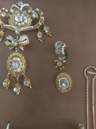 Aderezo Fallera Niña..dorado con perlas