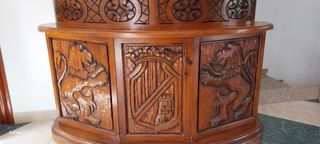 Barra de Bar de Madera Tallada